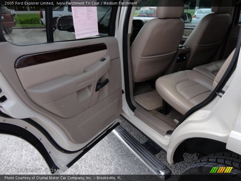 Ivory Parchment Tri Coat / Medium Parchment 2005 Ford Explorer Limited