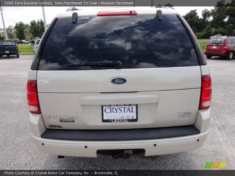 Ivory Parchment Tri Coat / Medium Parchment 2005 Ford Explorer Limited