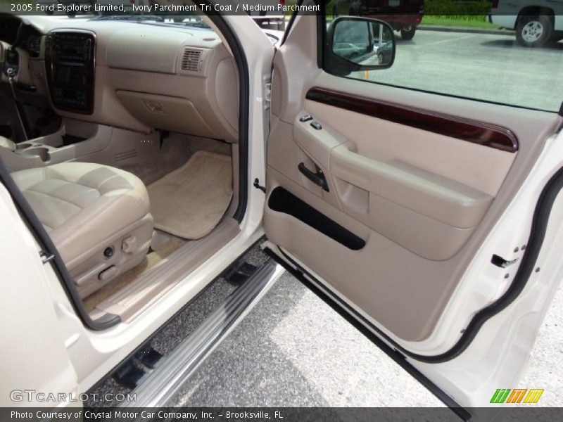 Ivory Parchment Tri Coat / Medium Parchment 2005 Ford Explorer Limited