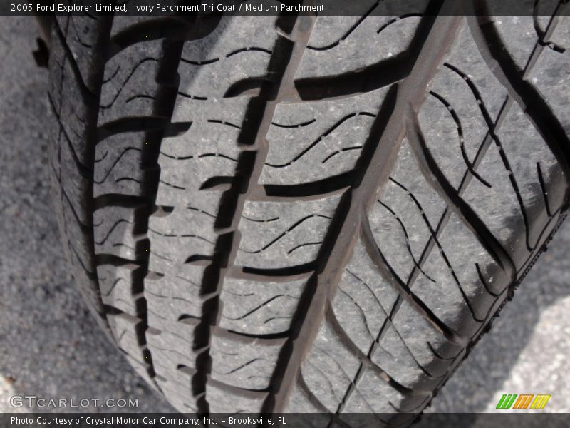 Ivory Parchment Tri Coat / Medium Parchment 2005 Ford Explorer Limited