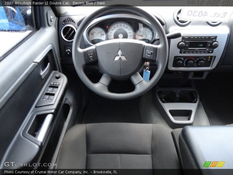 Dashboard of 2007 Raider LS Double Cab