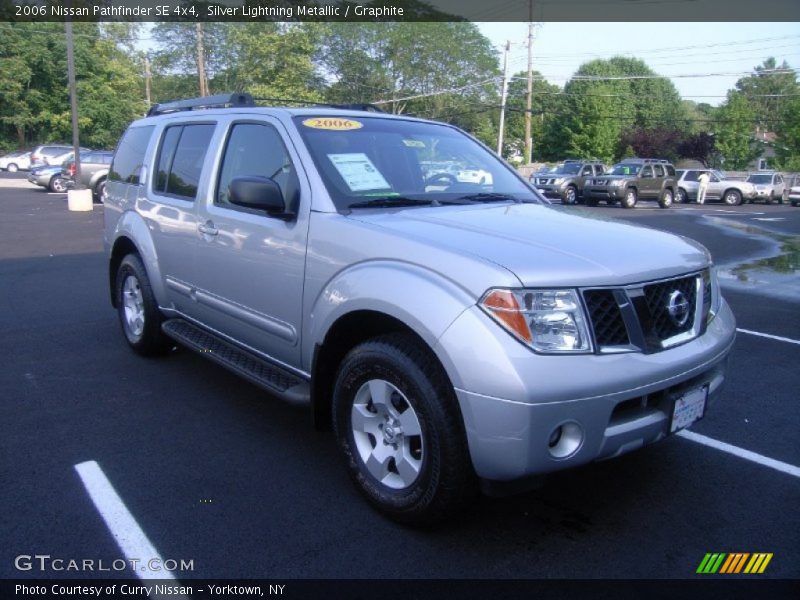 Silver Lightning Metallic / Graphite 2006 Nissan Pathfinder SE 4x4