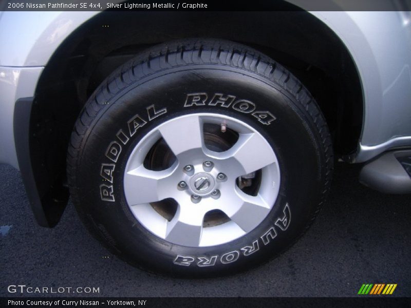Silver Lightning Metallic / Graphite 2006 Nissan Pathfinder SE 4x4