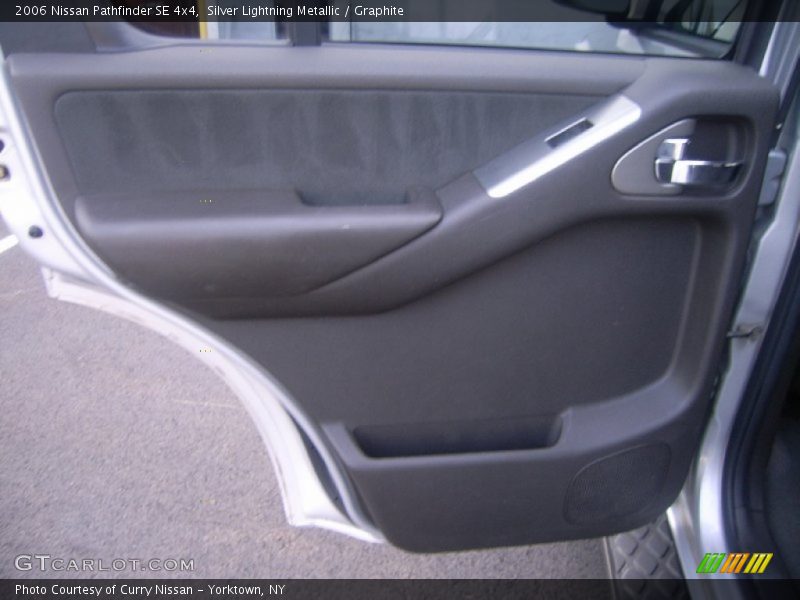 Silver Lightning Metallic / Graphite 2006 Nissan Pathfinder SE 4x4