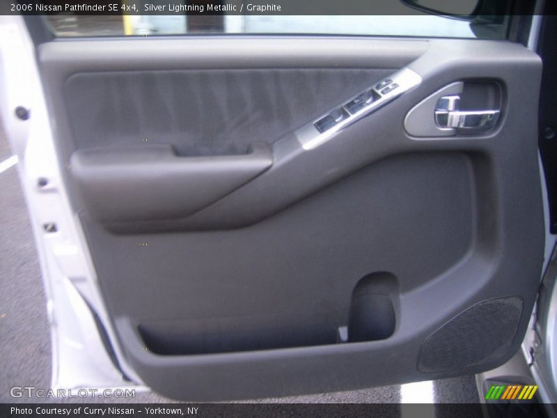 Silver Lightning Metallic / Graphite 2006 Nissan Pathfinder SE 4x4