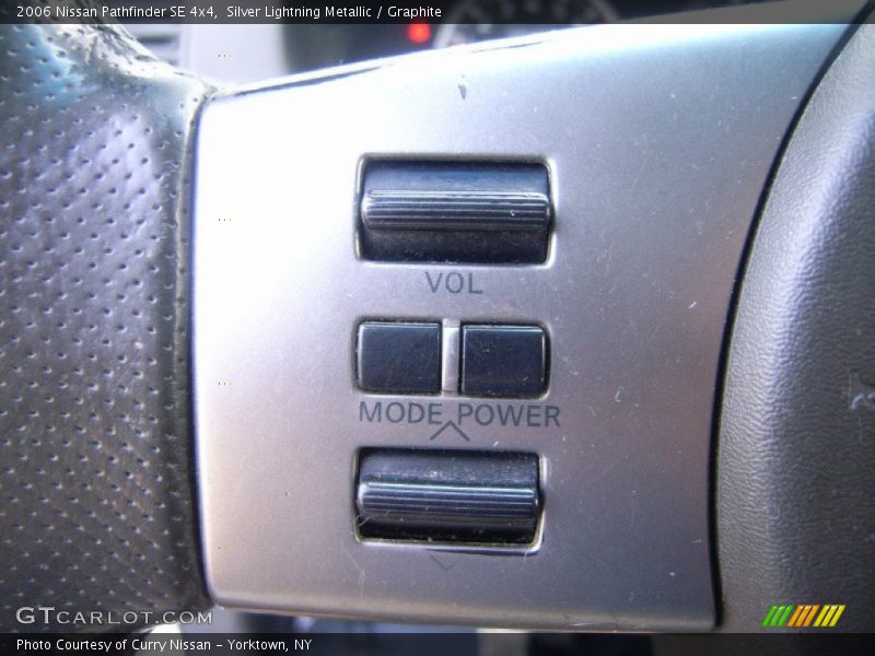 Silver Lightning Metallic / Graphite 2006 Nissan Pathfinder SE 4x4