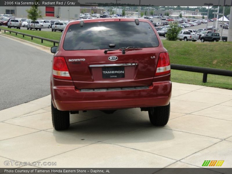 Radiant Red / Gray 2006 Kia Sorento LX