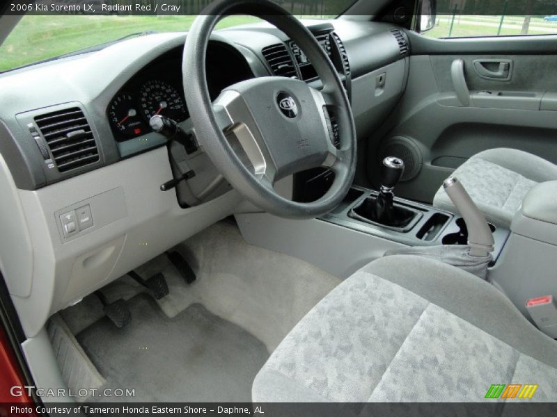Radiant Red / Gray 2006 Kia Sorento LX