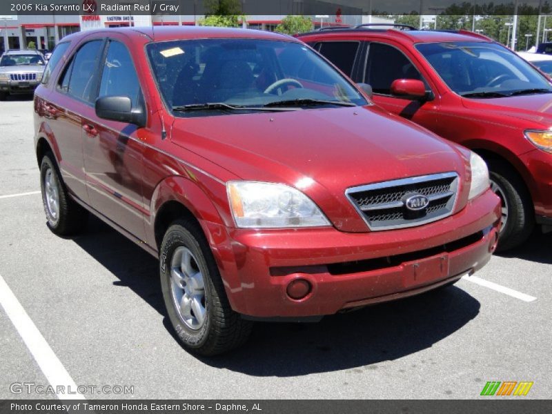Radiant Red / Gray 2006 Kia Sorento LX