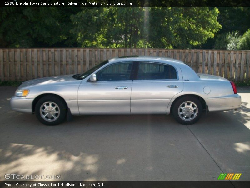 Silver Frost Metallic / Light Graphite 1998 Lincoln Town Car Signature