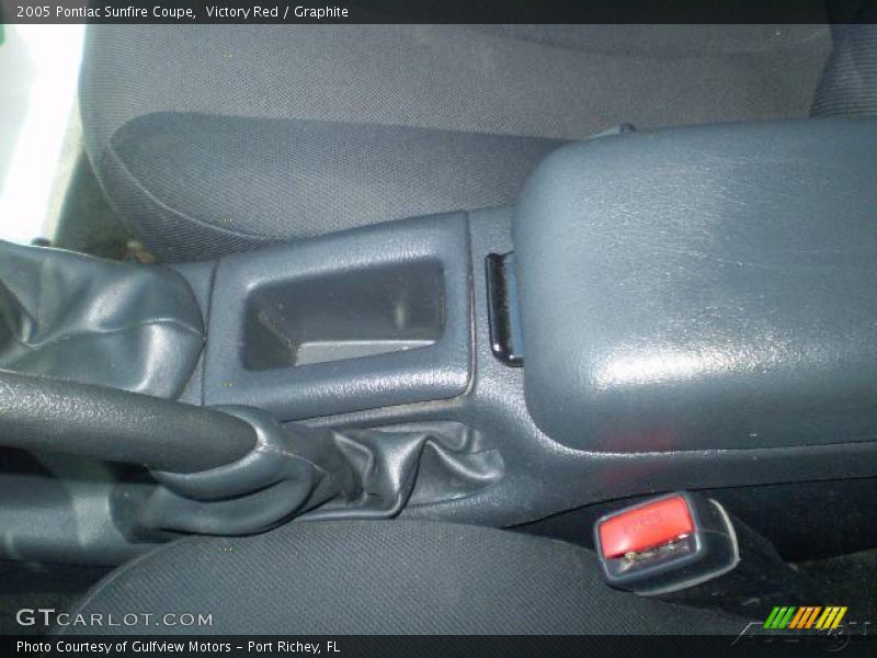 Victory Red / Graphite 2005 Pontiac Sunfire Coupe