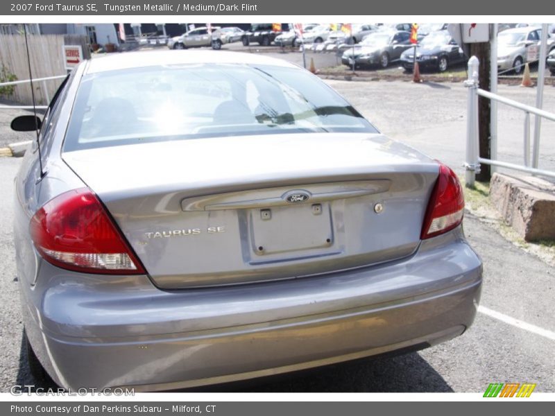 Tungsten Metallic / Medium/Dark Flint 2007 Ford Taurus SE