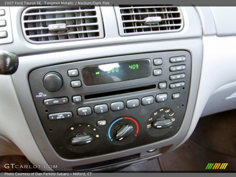 Tungsten Metallic / Medium/Dark Flint 2007 Ford Taurus SE