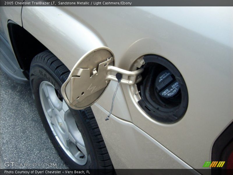 Sandstone Metallic / Light Cashmere/Ebony 2005 Chevrolet TrailBlazer LT