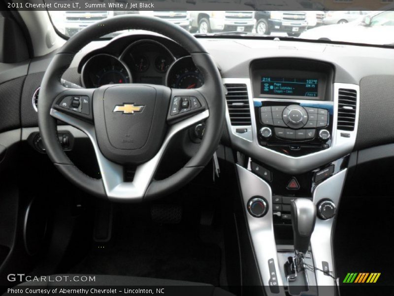 Summit White / Jet Black 2011 Chevrolet Cruze LT
