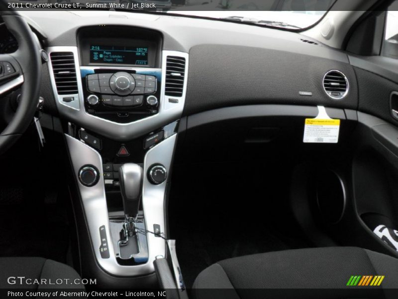 Summit White / Jet Black 2011 Chevrolet Cruze LT