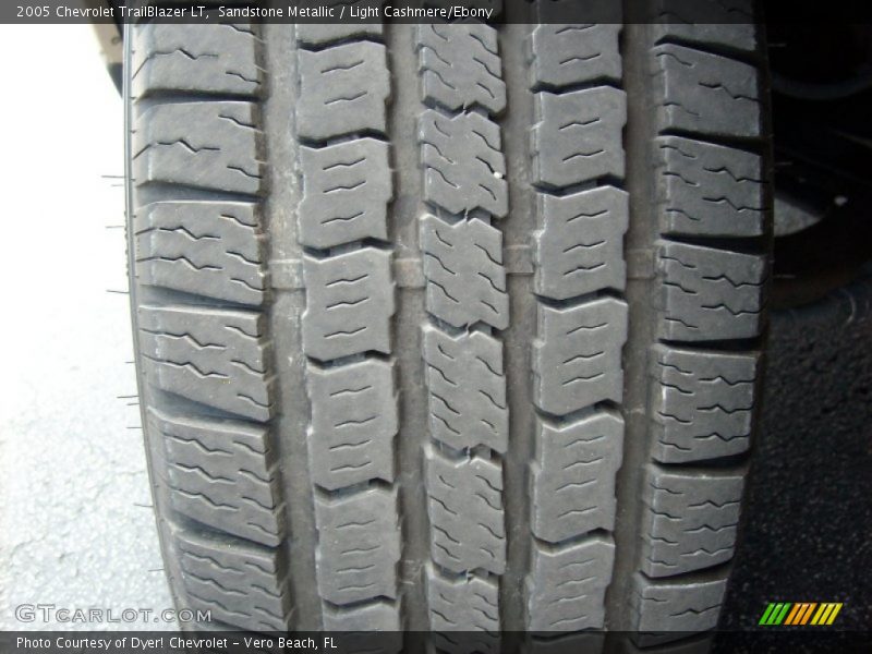 Sandstone Metallic / Light Cashmere/Ebony 2005 Chevrolet TrailBlazer LT