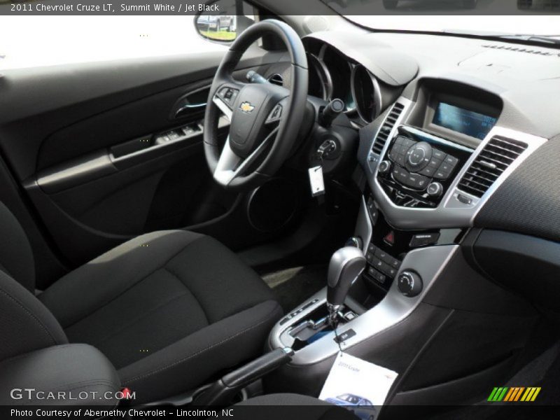 Summit White / Jet Black 2011 Chevrolet Cruze LT