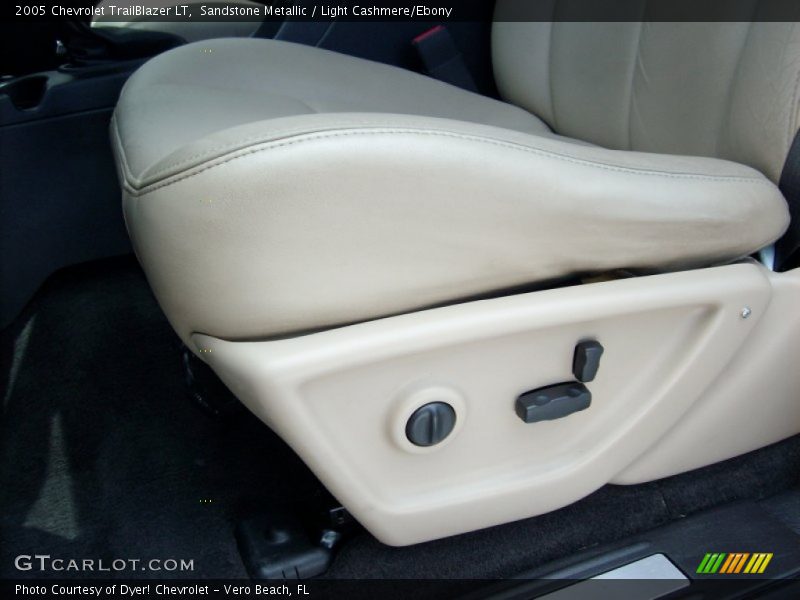Sandstone Metallic / Light Cashmere/Ebony 2005 Chevrolet TrailBlazer LT