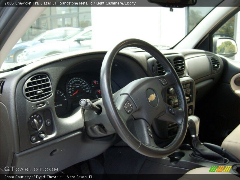 Sandstone Metallic / Light Cashmere/Ebony 2005 Chevrolet TrailBlazer LT
