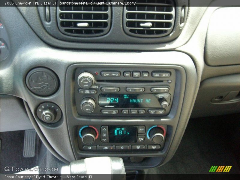 Sandstone Metallic / Light Cashmere/Ebony 2005 Chevrolet TrailBlazer LT