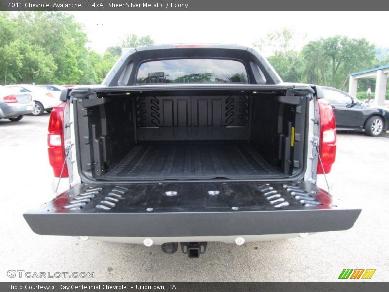 Sheer Silver Metallic / Ebony 2011 Chevrolet Avalanche LT 4x4