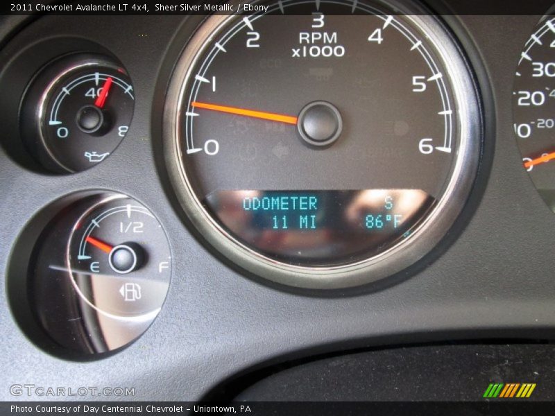 Sheer Silver Metallic / Ebony 2011 Chevrolet Avalanche LT 4x4