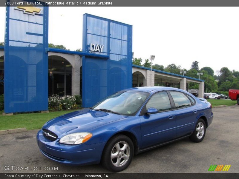 Patriot Blue Metallic / Medium Graphite 2003 Ford Taurus SE