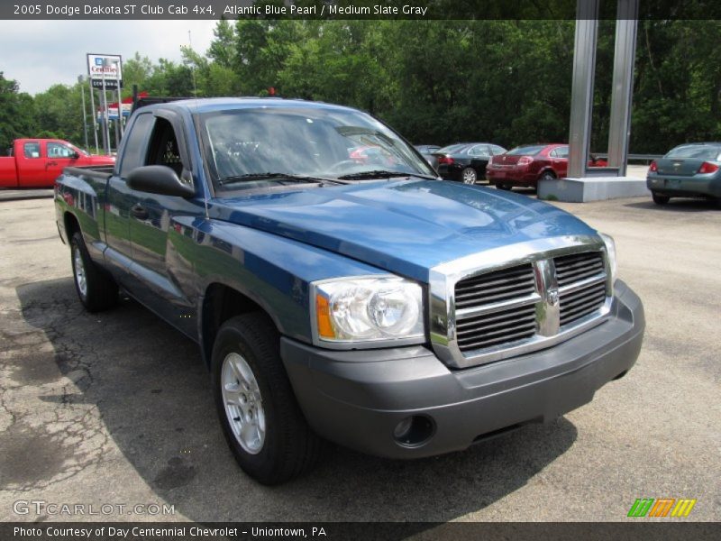 Atlantic Blue Pearl / Medium Slate Gray 2005 Dodge Dakota ST Club Cab 4x4