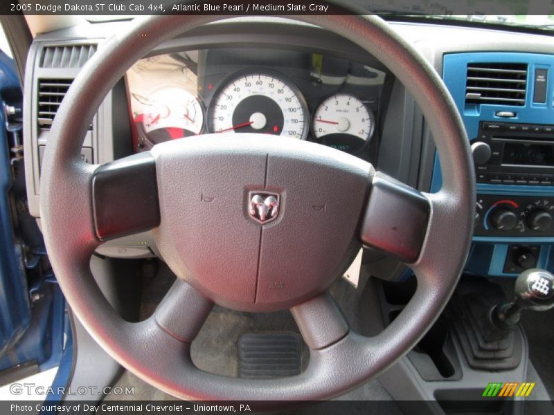 Atlantic Blue Pearl / Medium Slate Gray 2005 Dodge Dakota ST Club Cab 4x4