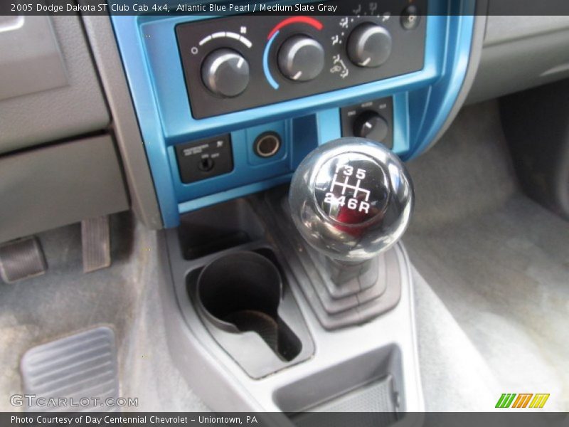 Atlantic Blue Pearl / Medium Slate Gray 2005 Dodge Dakota ST Club Cab 4x4