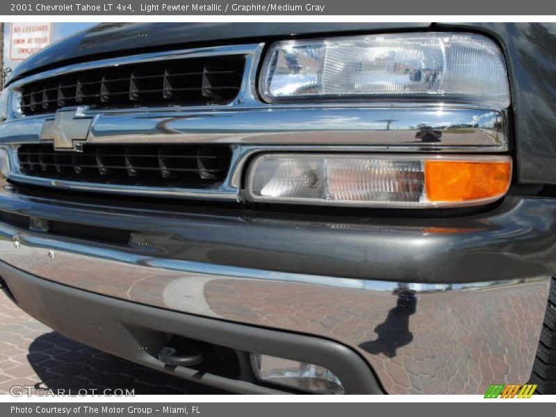 Light Pewter Metallic / Graphite/Medium Gray 2001 Chevrolet Tahoe LT 4x4