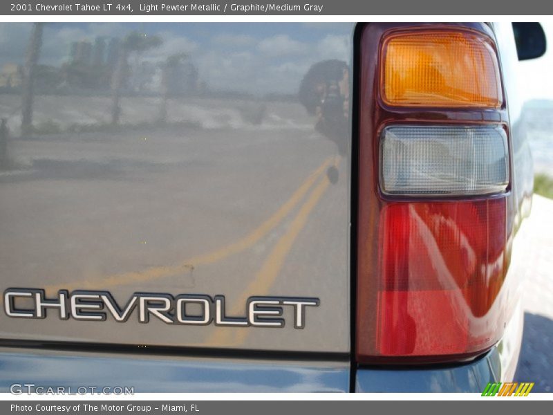Light Pewter Metallic / Graphite/Medium Gray 2001 Chevrolet Tahoe LT 4x4