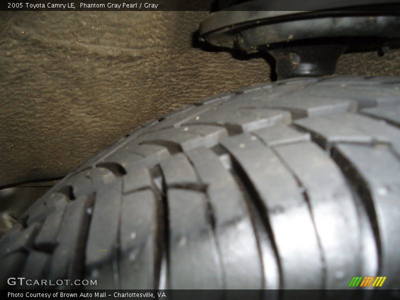 Phantom Gray Pearl / Gray 2005 Toyota Camry LE