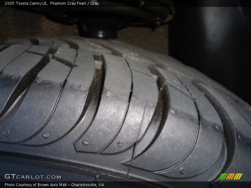 Phantom Gray Pearl / Gray 2005 Toyota Camry LE