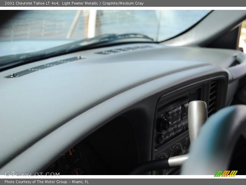 Light Pewter Metallic / Graphite/Medium Gray 2001 Chevrolet Tahoe LT 4x4
