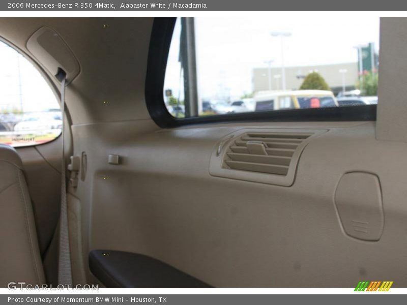 Alabaster White / Macadamia 2006 Mercedes-Benz R 350 4Matic