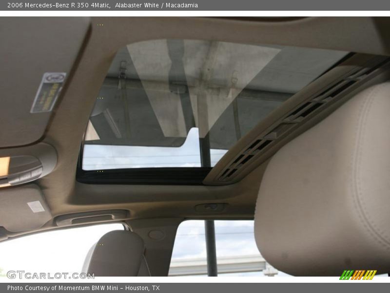 Alabaster White / Macadamia 2006 Mercedes-Benz R 350 4Matic