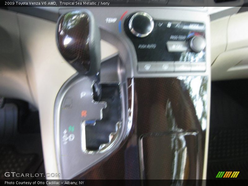 Tropical Sea Metallic / Ivory 2009 Toyota Venza V6 AWD