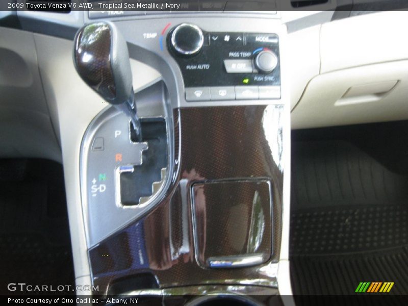 Tropical Sea Metallic / Ivory 2009 Toyota Venza V6 AWD
