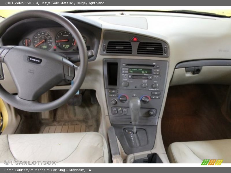 Maya Gold Metallic / Beige/Light Sand 2001 Volvo S60 2.4