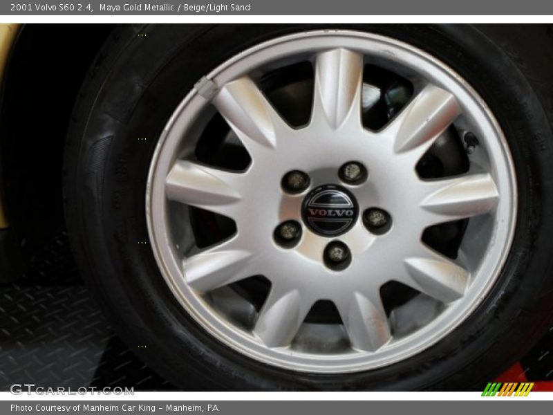 Maya Gold Metallic / Beige/Light Sand 2001 Volvo S60 2.4