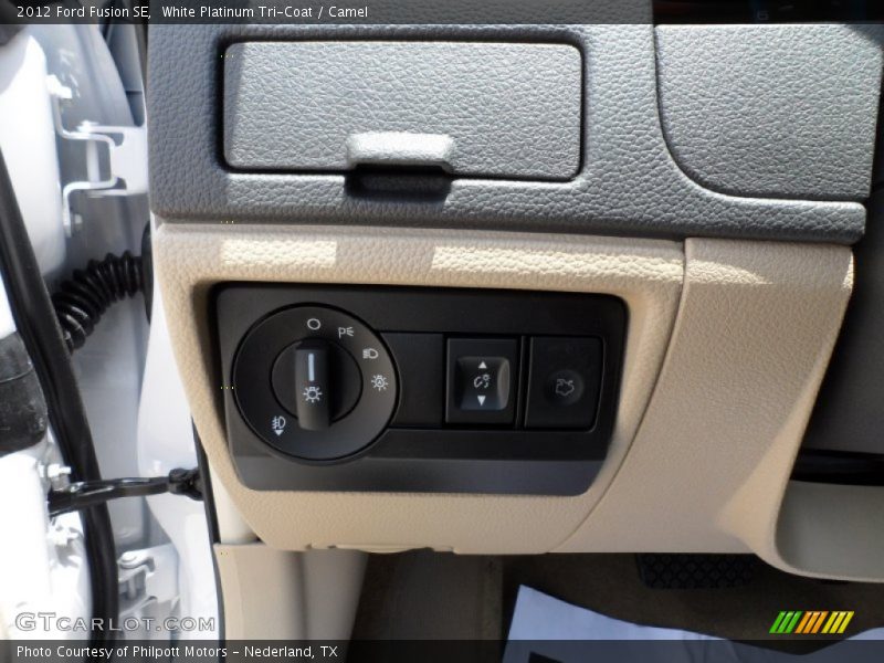 White Platinum Tri-Coat / Camel 2012 Ford Fusion SE