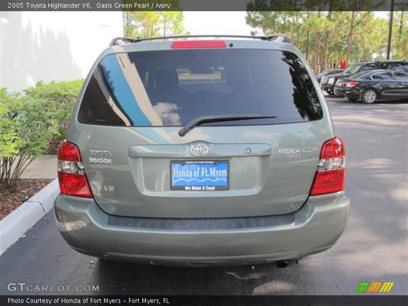 Oasis Green Pearl / Ivory 2005 Toyota Highlander V6