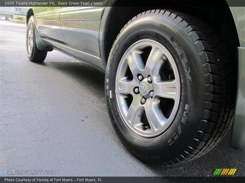 Oasis Green Pearl / Ivory 2005 Toyota Highlander V6
