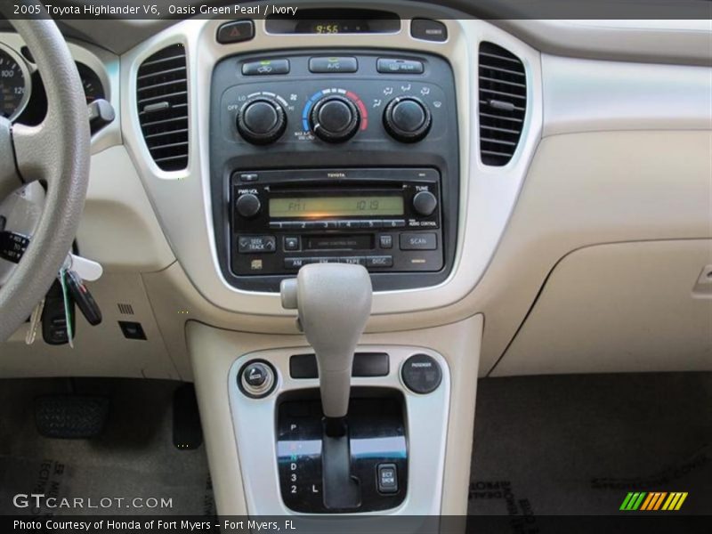 Oasis Green Pearl / Ivory 2005 Toyota Highlander V6