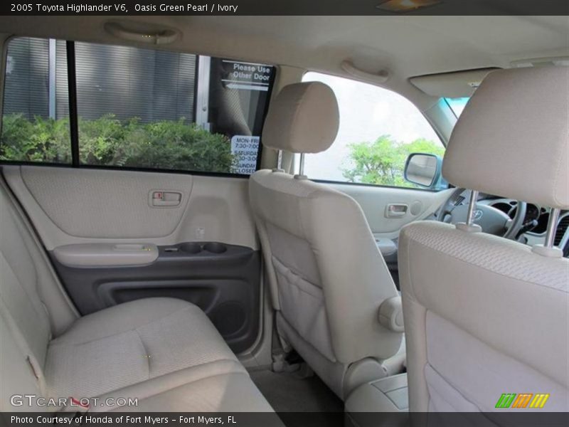 Oasis Green Pearl / Ivory 2005 Toyota Highlander V6