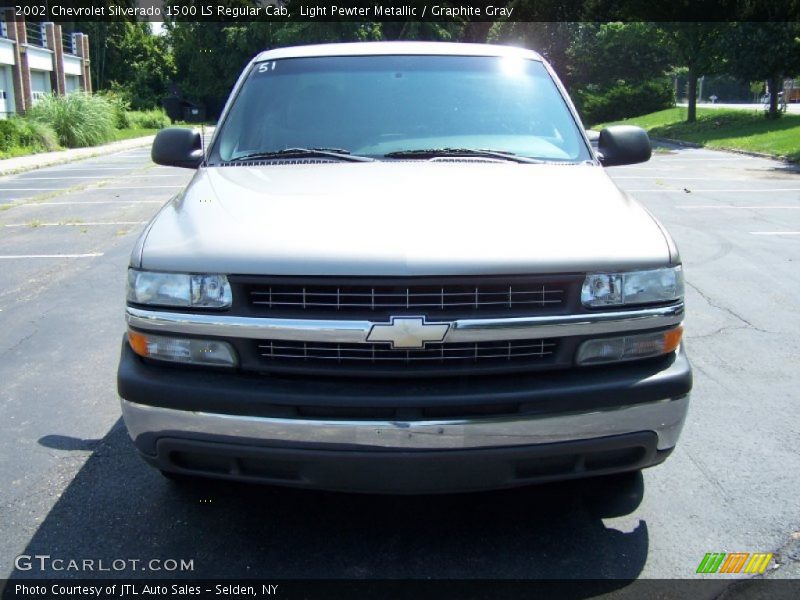 Light Pewter Metallic / Graphite Gray 2002 Chevrolet Silverado 1500 LS Regular Cab