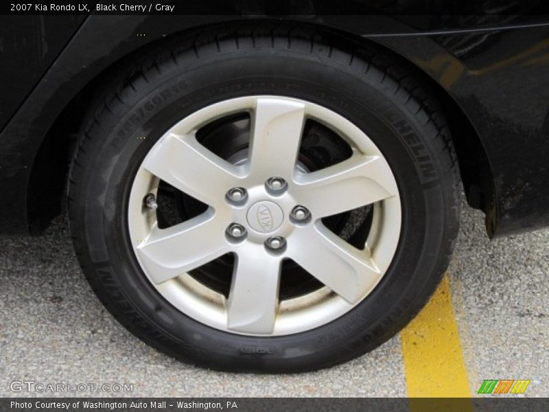 Black Cherry / Gray 2007 Kia Rondo LX