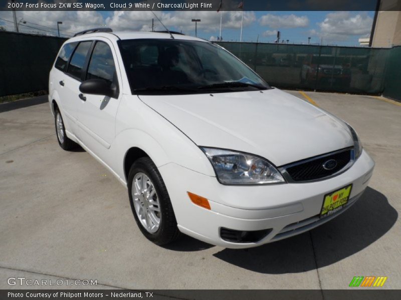 Cloud 9 White / Charcoal/Light Flint 2007 Ford Focus ZXW SES Wagon